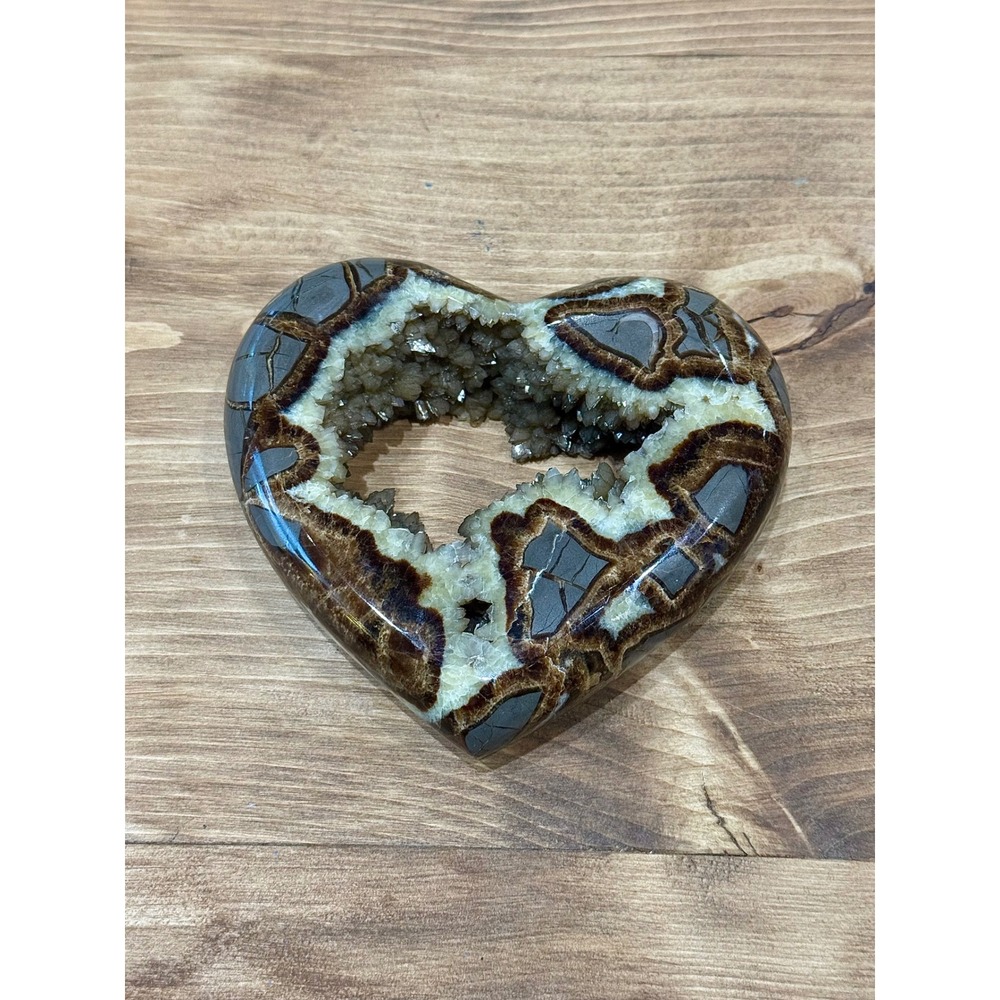 Utah Septarian Heart Shaped Geode‎ Crystal Stone Display Home Decor 1.65lbs